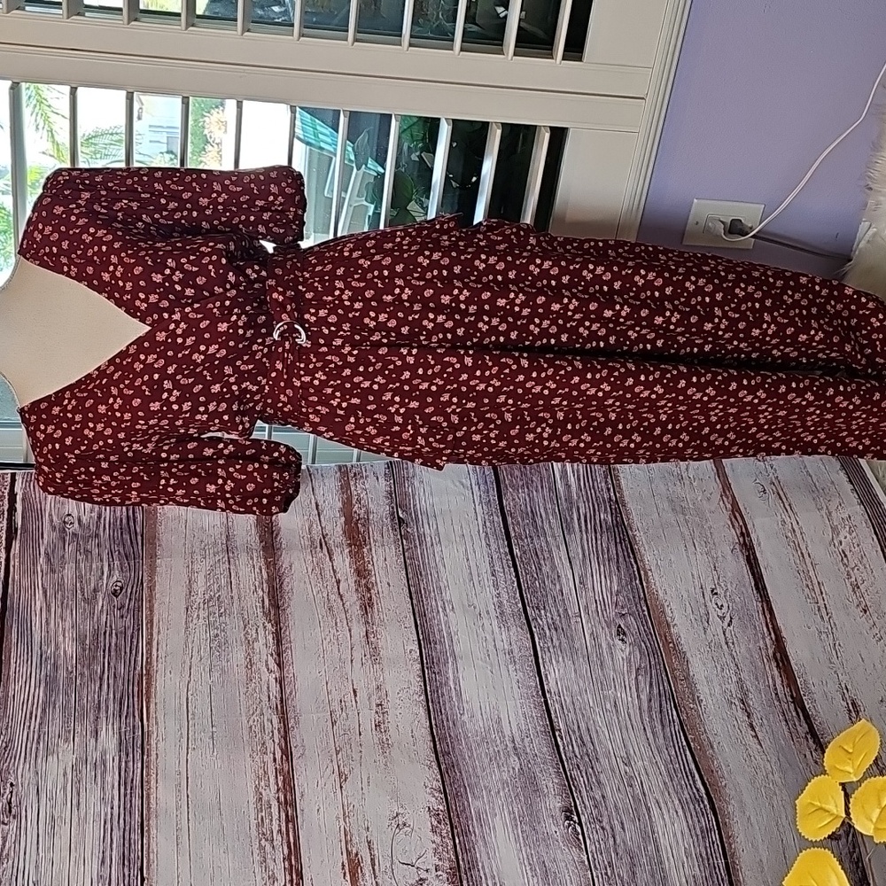 NEW WILD FABLE BURGUNDY FLORAL V NECK SHORT SLEEVE BELTED JUMPSUIT - Picture 2 of 16